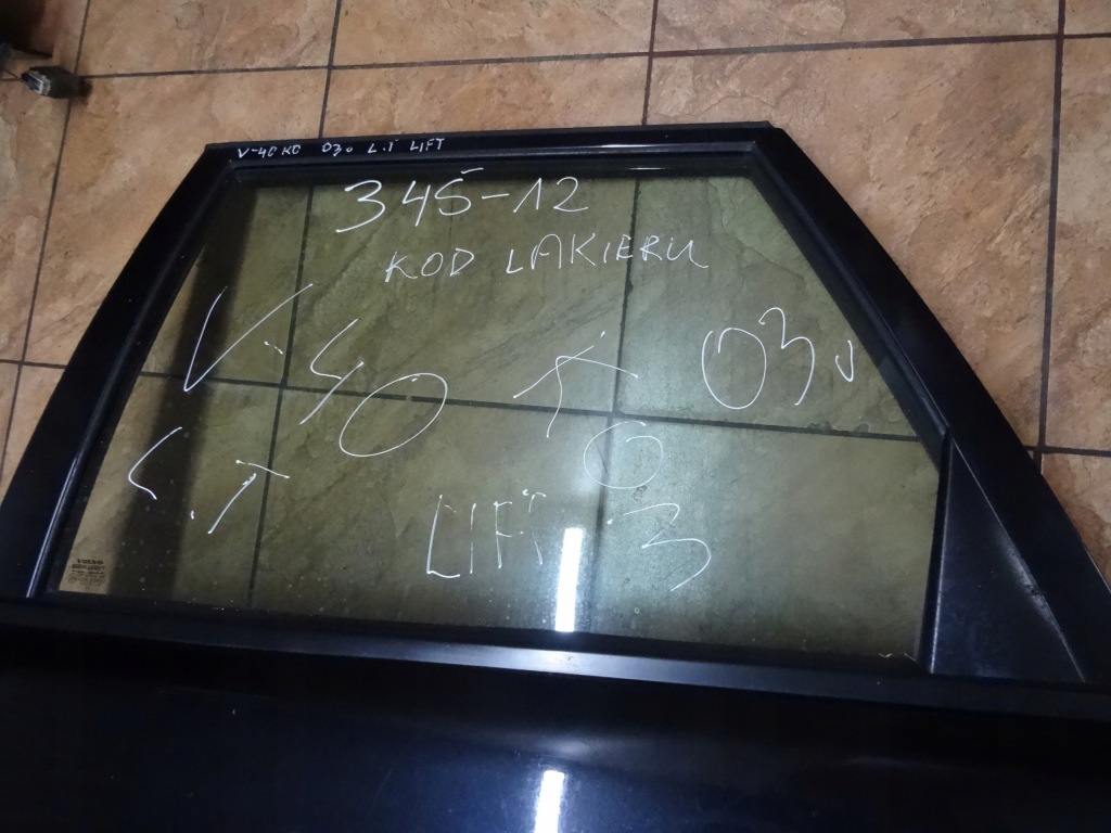 фото №1, Volvo v40 1.9dci 03' скло лівий задня