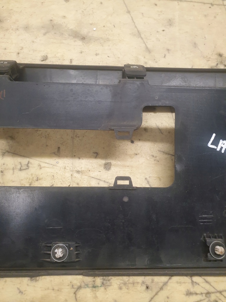 фото №7, Mitsubishi lancer x подставка номерного знака накладка 5817a099