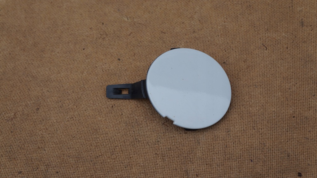 фото №1, Dacia lodgy 12- заглушка бампера фаркоп перед белый