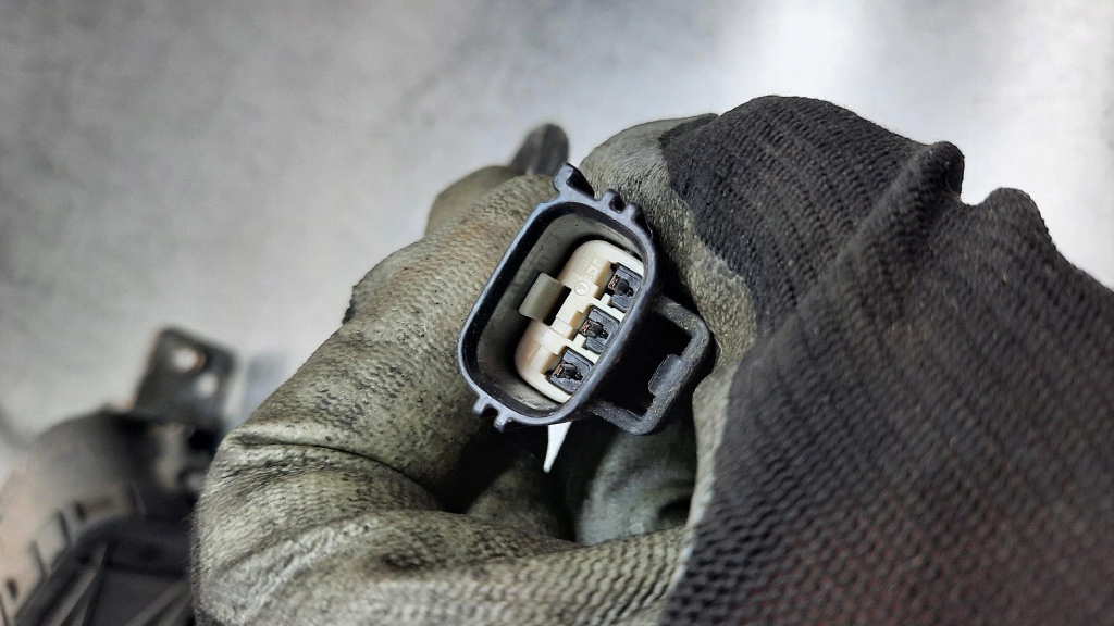 фото №7, Моторчик дворники фара правый 8620954 volvo s80 98-06r