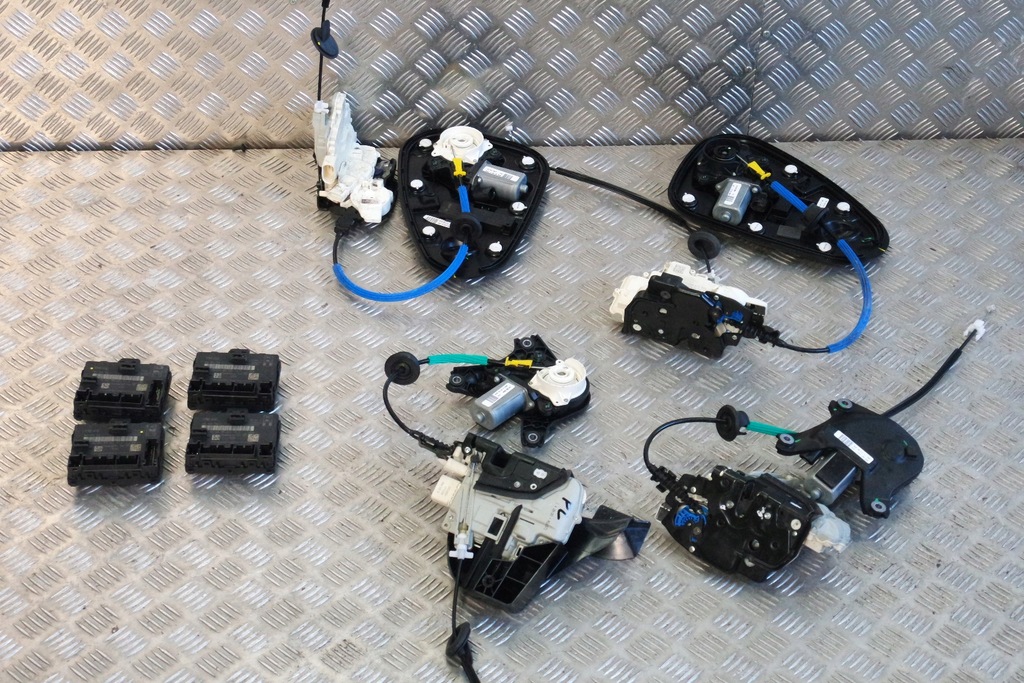 фото №1, Доводчики soft close porsche cayenne 9y модулі