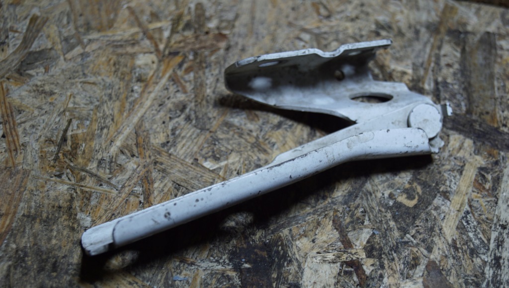 фото №4, Audi a3 8p lift петля капот левый 8p0823301b