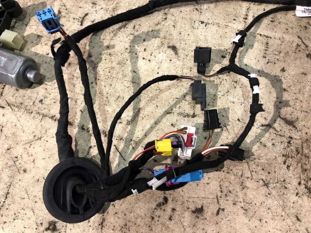 фото №3, Запчасти дверь правый перед seat leon iv