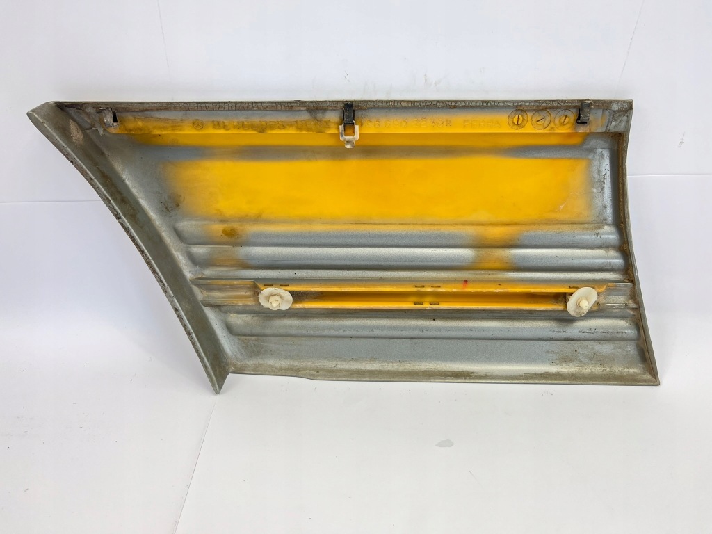 Молдинг боковая крыла правый перед правая mercedes w126 1266902240 1979-1985 Цена