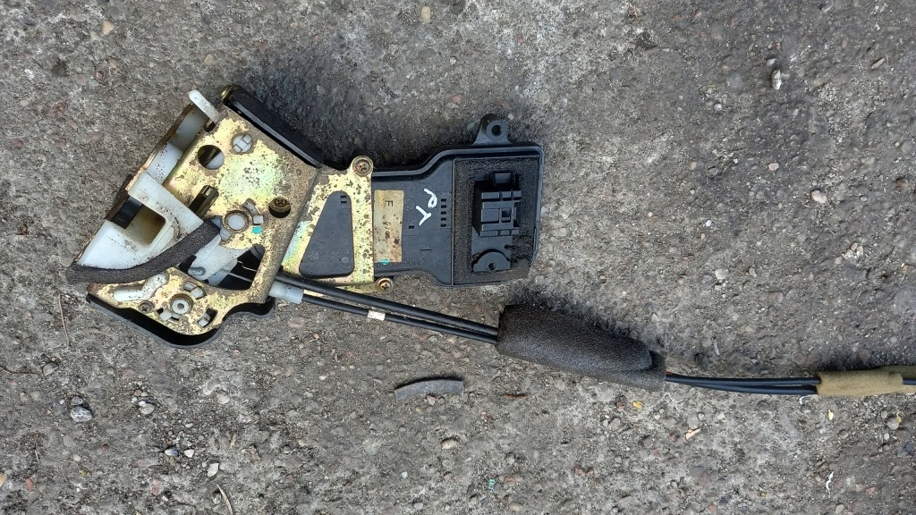 фото №2, Замок дверь правый задняя mazda 6 03r 2.3b