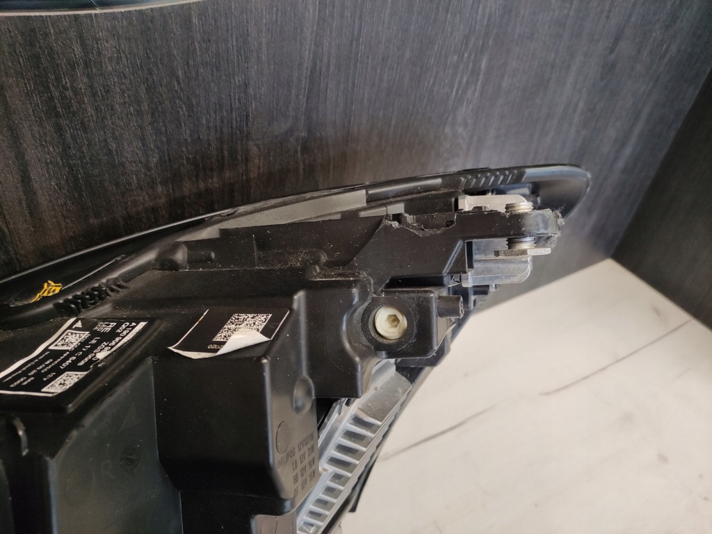 Фара правая перед amg mercedes a190 a1909069800 Оригинал