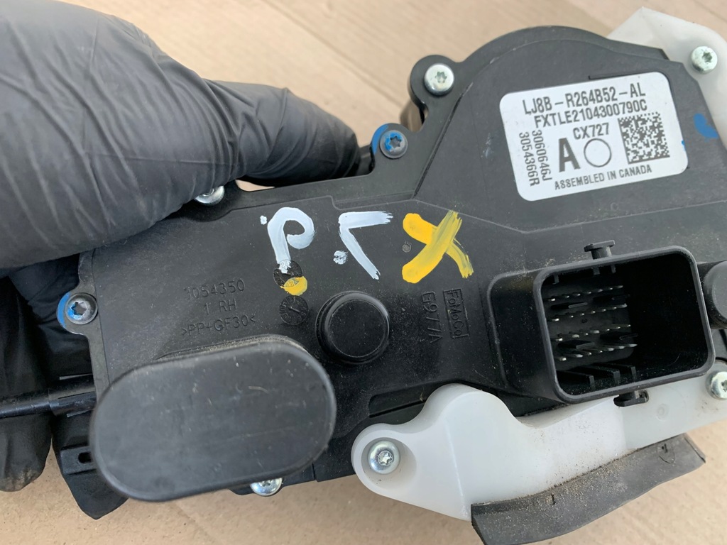 фото №13, Ford mustang mach-e 2021r замок двері правий задня задніх правих