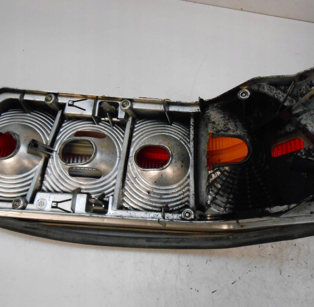 Mercedes sl r129 америка лампа задня ліва на частини zbita 1298280564 Недорого