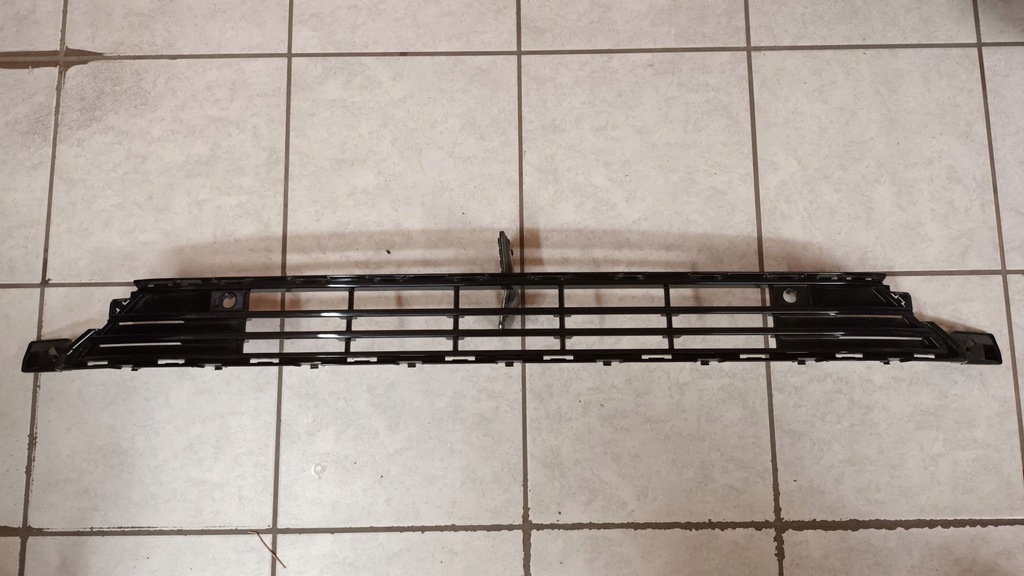 фото №1, Середня решітка бампера передній polestar 2 20-