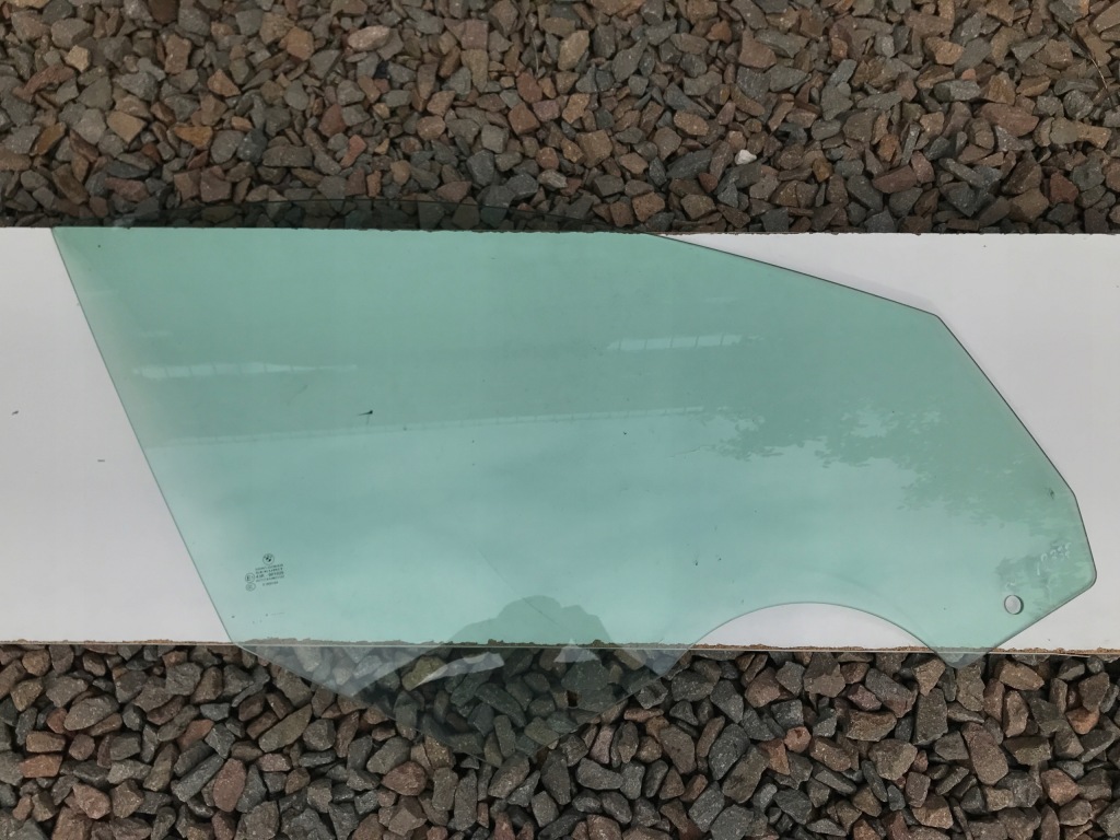 фото №1, Bmw 7 f01 f02 правая стекло перед rok 2014, as2 2008-2015