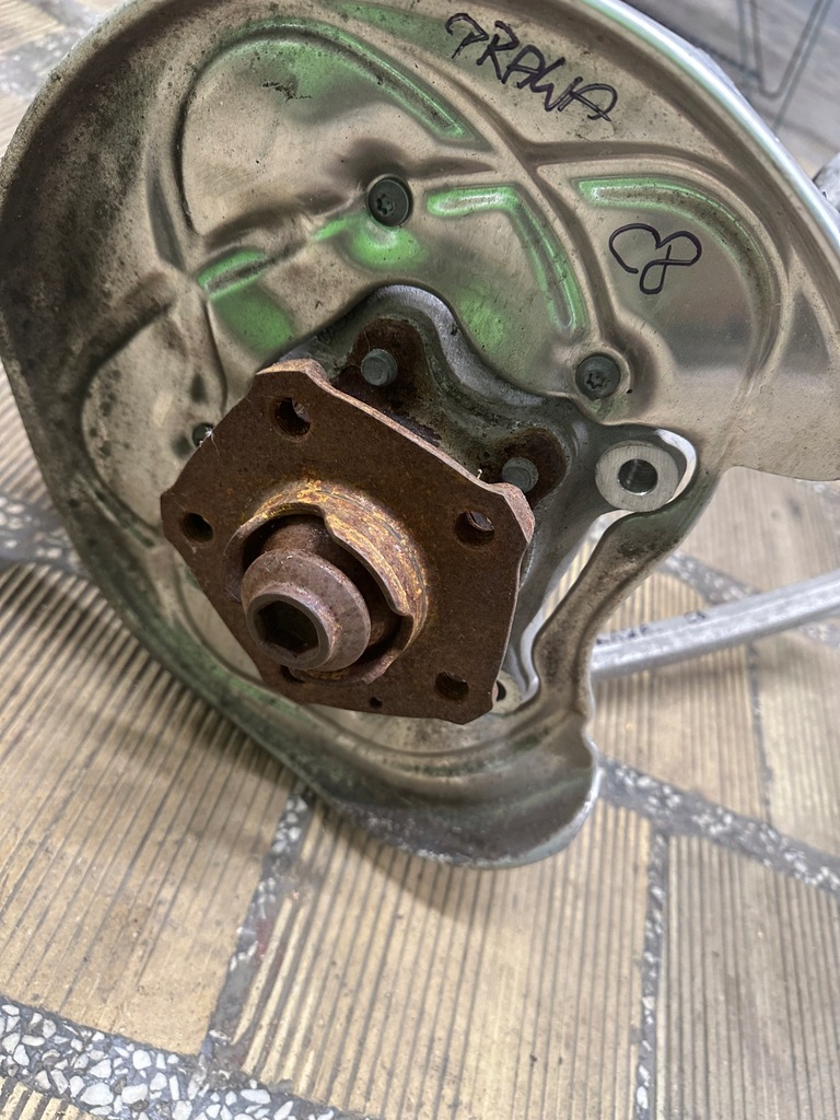 фото №5, Поворотный кулак ступица рычаг рычаги правый задняя a6 c8 оригинал idealne приводной вал