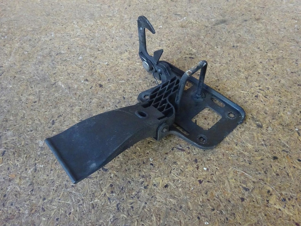 фото №16, Audi s5 a5 8t a4 b8 замок засов капот 8t0823480