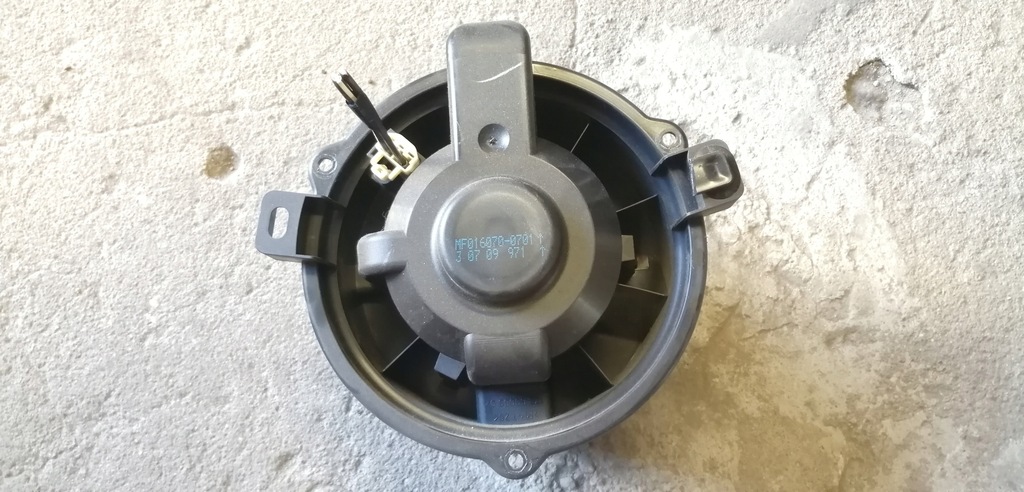 фото №1, Mitsubishi colt 04-12 вентилятор отопителя