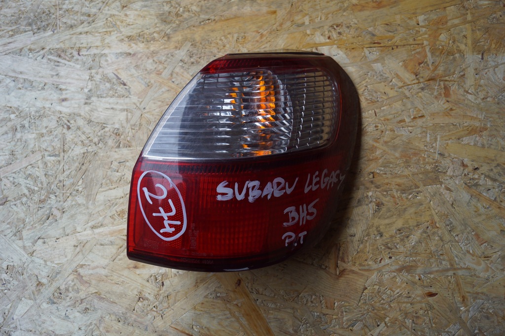 фото №1, Лампа правий задня subaru legacy kombi uk