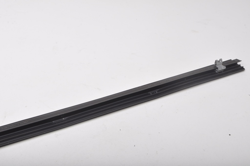 фото №6, Land rover defender l663 прокладка дверь левый перед l8b2-21434-a