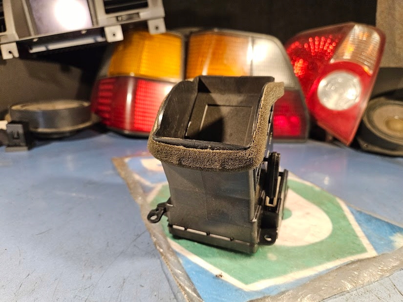 фото №5, Права решітка обдув з консолі центральної hyundai getz