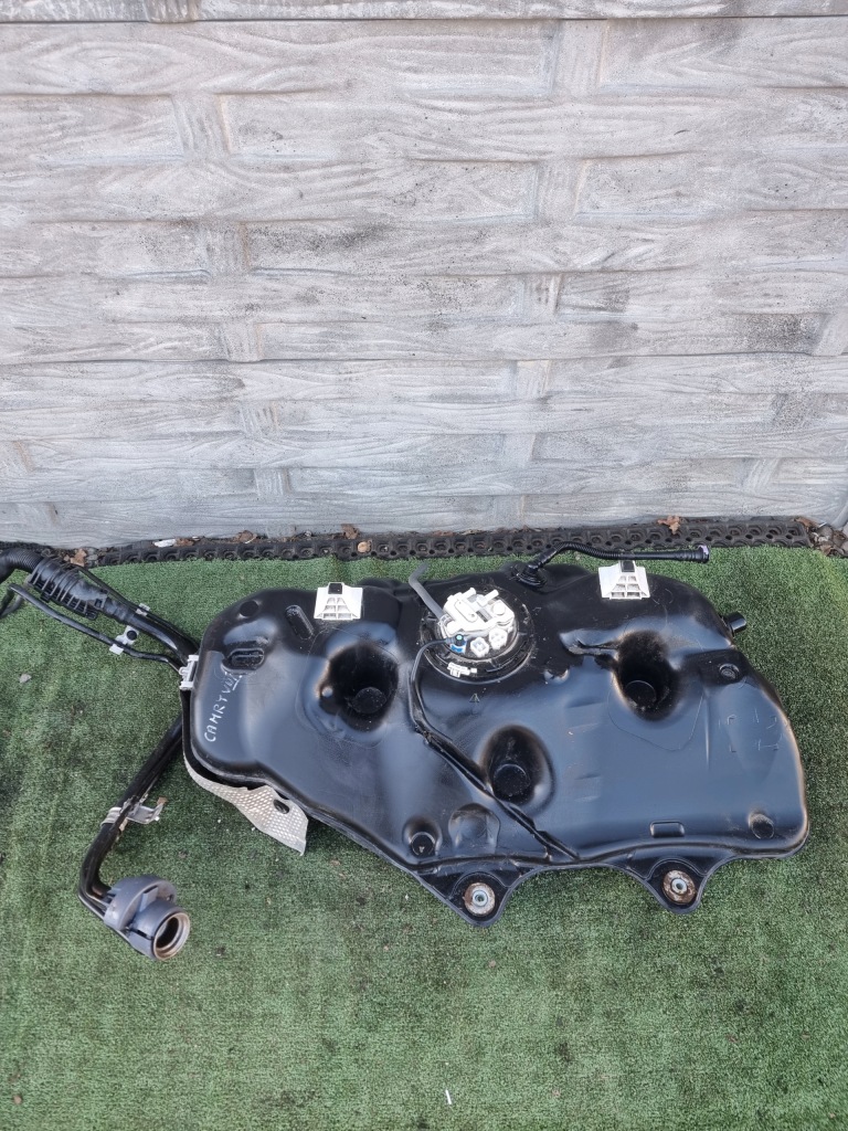 фото №1, Toyota camry viii бак пального kompletny