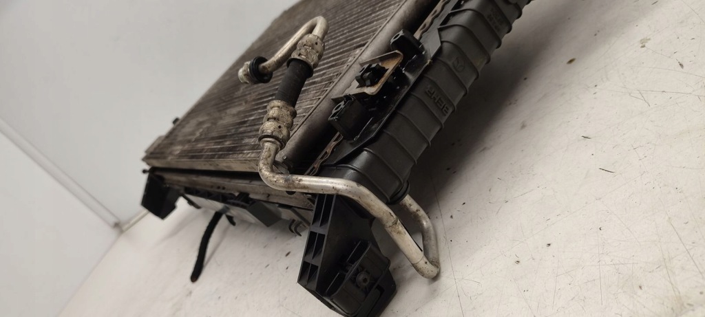 Радіатор води оливи кондиціонера вентилятор mercedes w169 1,7 автоматична коробка передач Оригінал