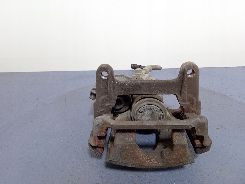 фото №5, Audi a4 b9 3.0 tdi 272 km суппорт задняя левый скоба