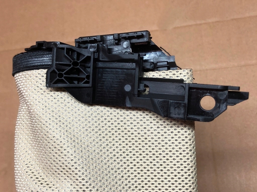 Купить Шторка панорамы люк бежевый бежевая 4m8877307a к audi q8 2019-2027