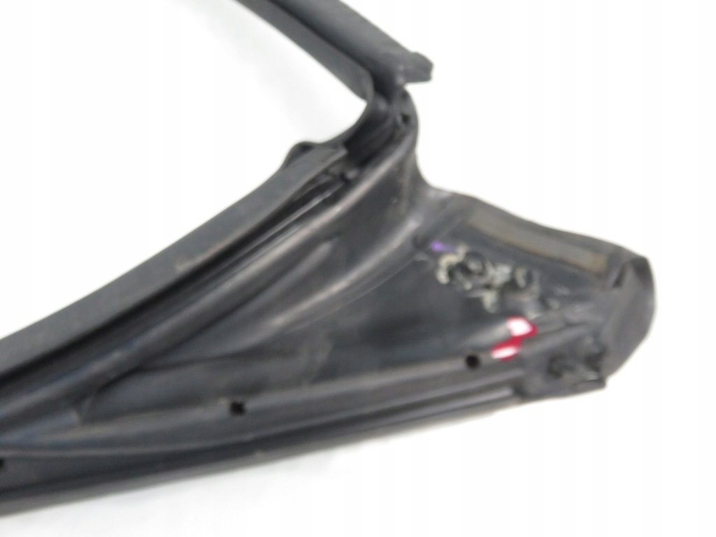 фото №8, Прокладка дверь правая audi a4 b7 8h0831708