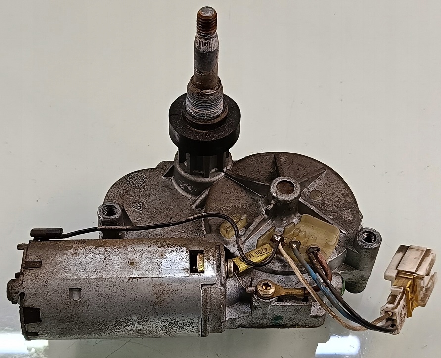 фото №1, Renault clio ii 99 моторчик дворники крышки задняя