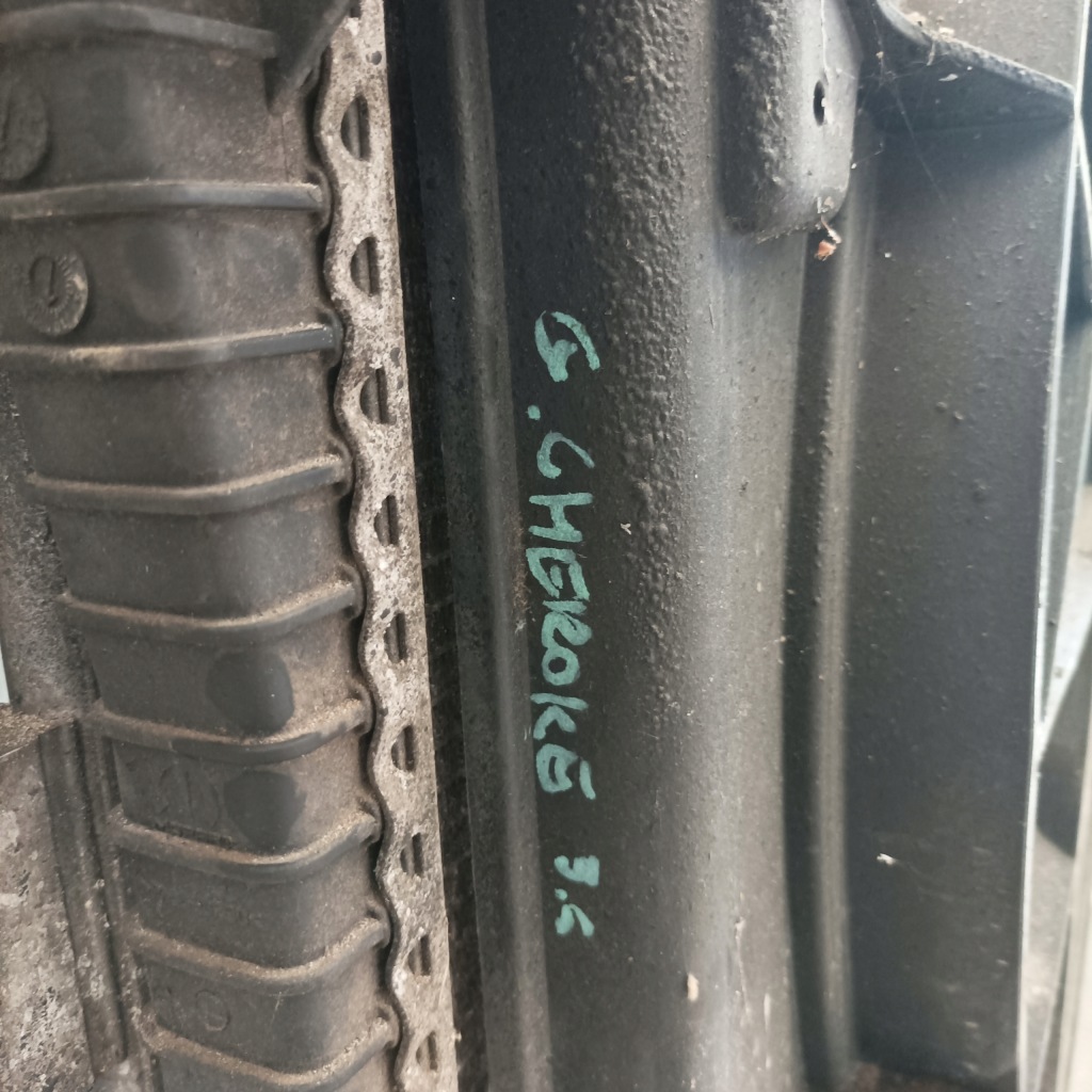 Jeep grand cherokee 3.6 10- радиатор воды америка Доставка