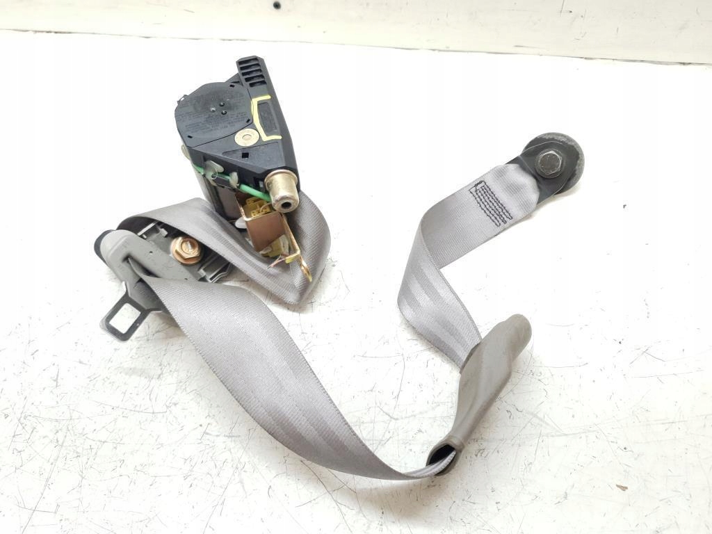 Ремень безопасности правая  перед mazda 626 v Доставка