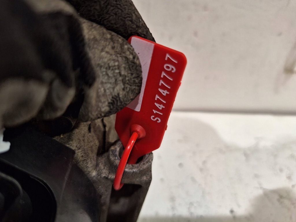 Генератор 13502987 opel astra j 1.3 cdti 09- Киев