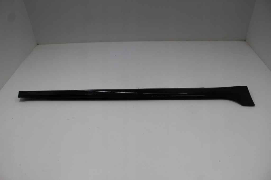 фото №1, Audi a7 c8 4k молдинг поріг права lz9y 4k8853856