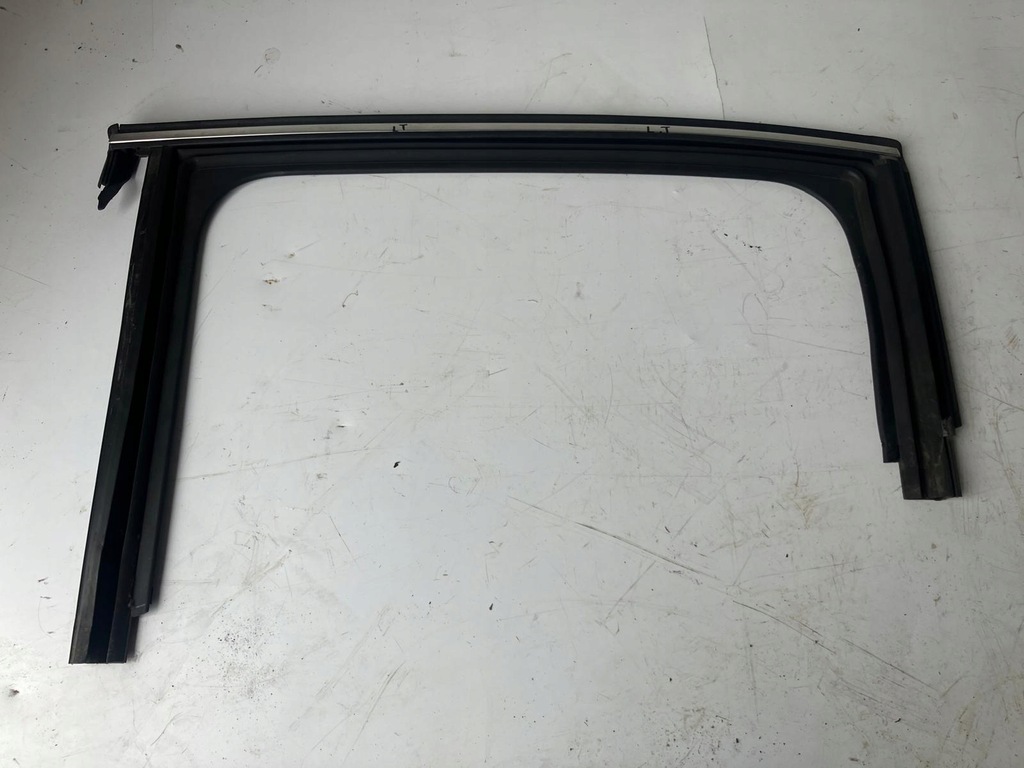 фото №1, Рамка прокладка дверь левый задняя peugeot 208 хром