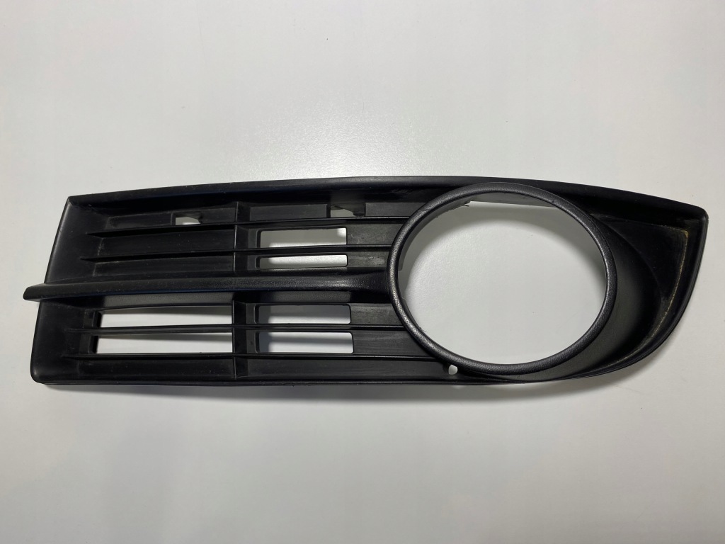 фото №1, Решітка бампера vw touran 1t0853665a ліва