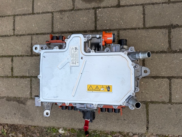 фото №1, Модуль зарядки аккумулятора инвертор renault espace austral 1,2 e-tech hybr