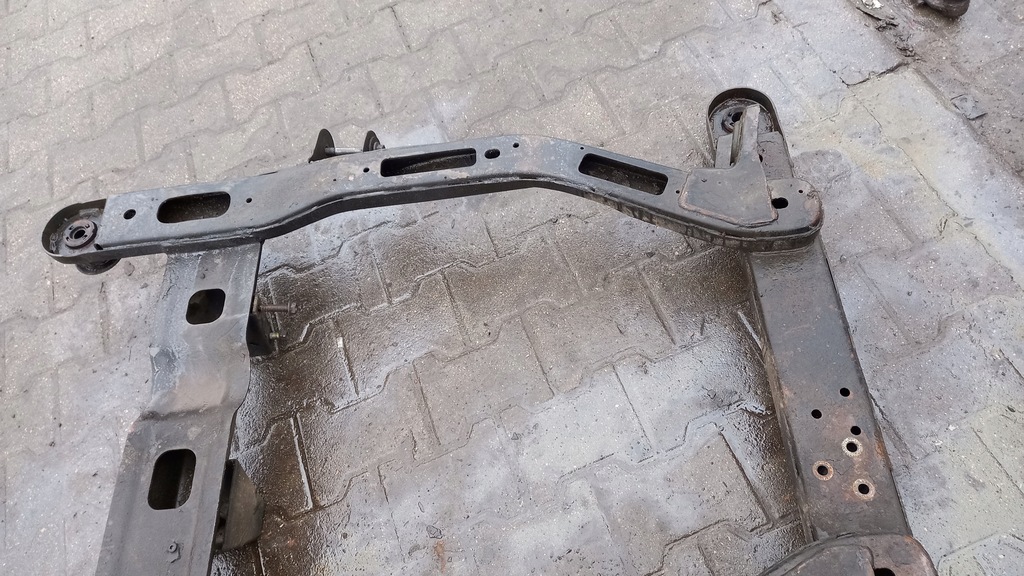 фото №10, Підрамник kia carnival 2.9td 02r