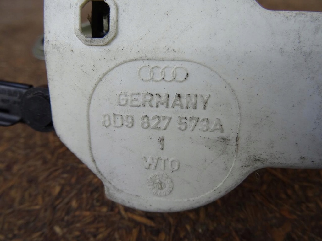 фото №8, Audi a3 8l a4 b5 avant замок крышки задняя задний багажника 8d9827573a