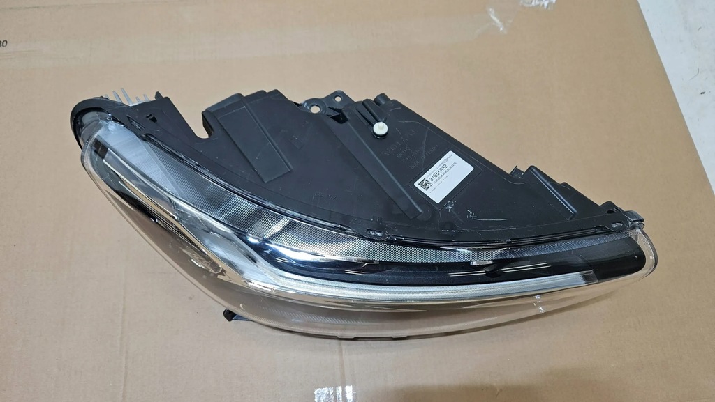 фото №10, Лампа перед передняя правая volvo xc40 31655982