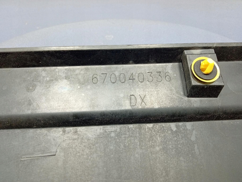 Maserati levante накладка  порог накладка порога  правая 670040336 Цена
