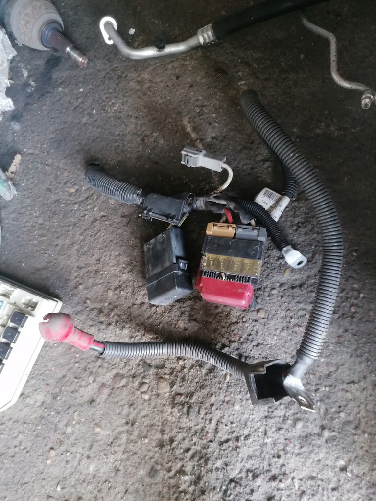 фото №1, Nissan note e11 plus клеммы шланг аккумулятор