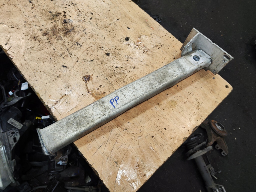 фото №1, Peugeot 5008 i зона деформации кронштейн левый правый комплект