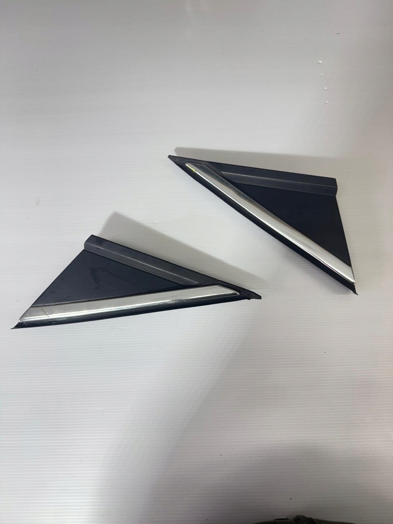 фото №1, Opel astra k заглушка треугольник крыла левый перед 39041995