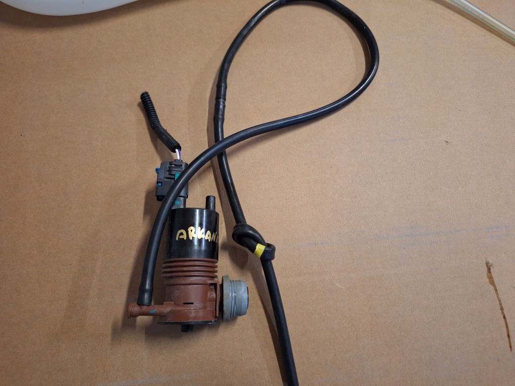 Купить Renault arkana помпа жидкость бачок омывателя