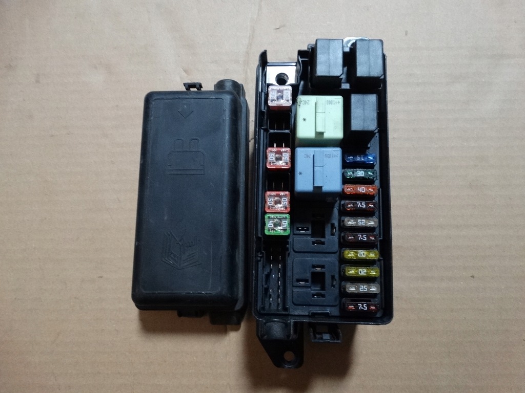 фото №1, Коробка предохранителей mini r56 r55 r58 r59 r60 1