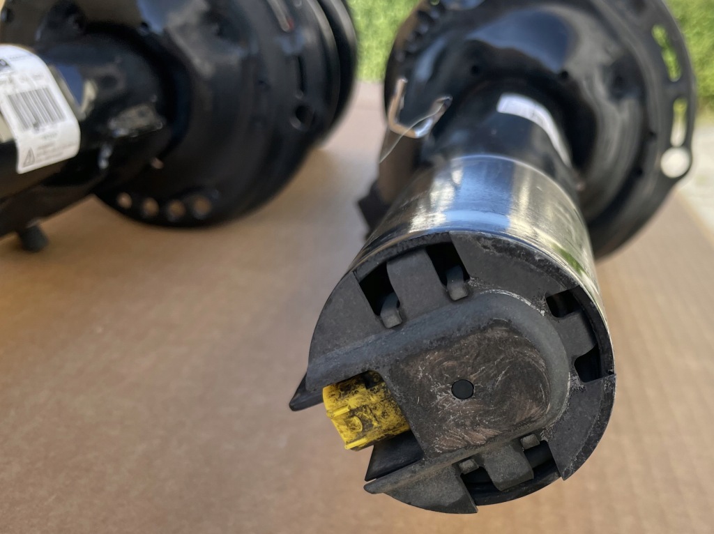 фото №3, Амортизатор перед audi a3 s3 rs3 12-19 r 8v0413029k оригинал ideał