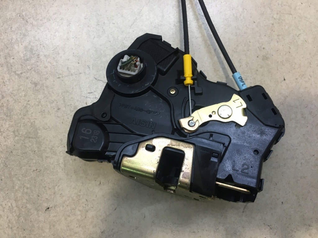 фото №4, Замок двері лівий перед corolla e12 6 pin