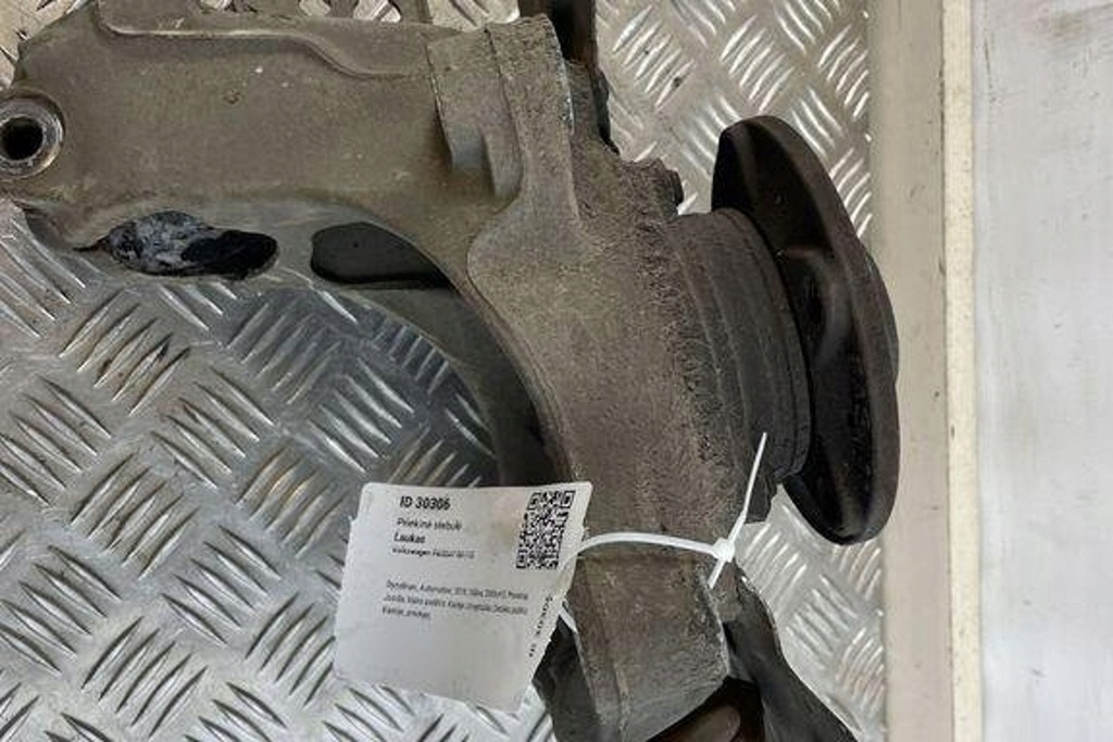 фото №6, Поворотный кулак передняя левая vw passat b7 alltrack 365 5q0407257a 2.0l дизель