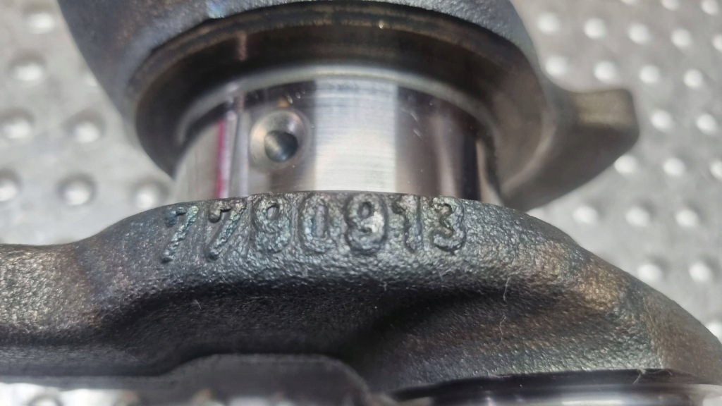 Wał колінчастий номінал 7790913 bmw e60 e61 2.5d 177km m57n 256d2 в Україні