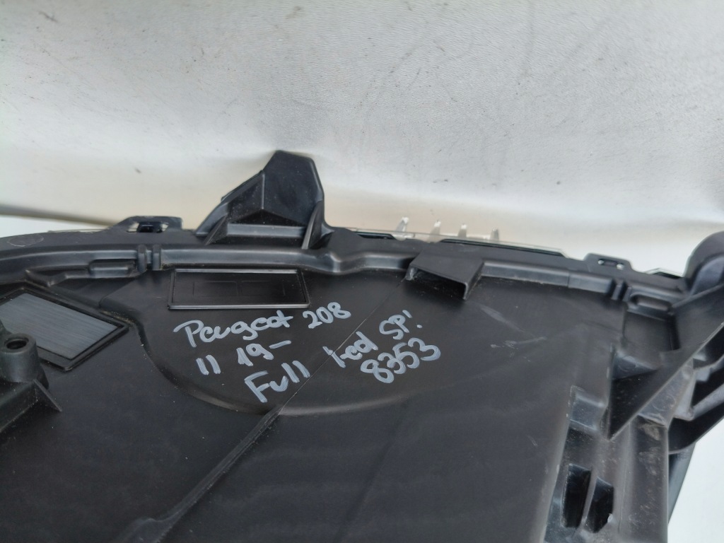 фото №8, Лампа правая фара peugeot 208 ii 19- full led