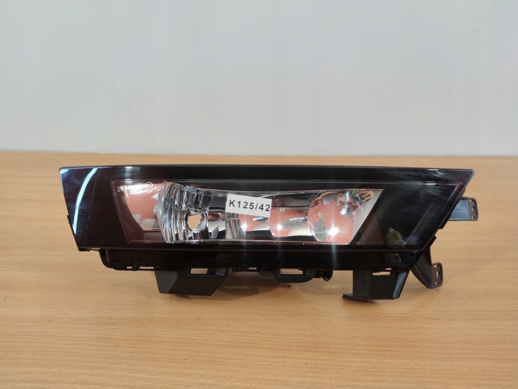 фото №1, Skoda rapid po liftingu правий протитуманна фара idealny 17r+