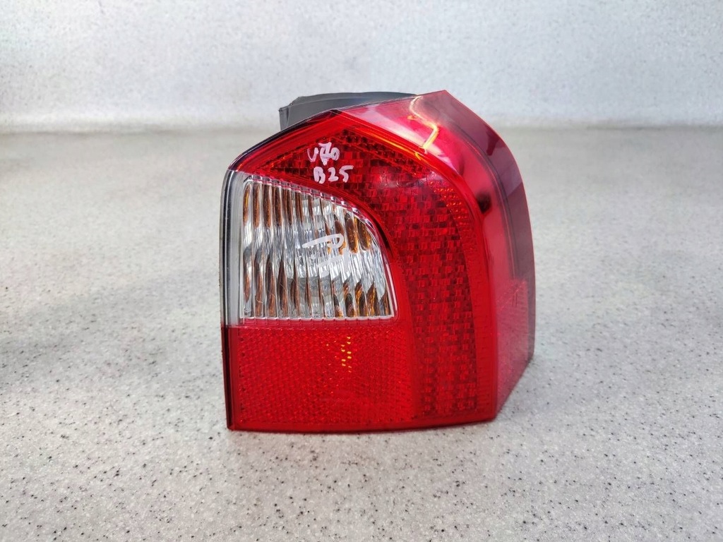 фото №1, Лампа правий задня задня права volvo v70 iii lift 31395073