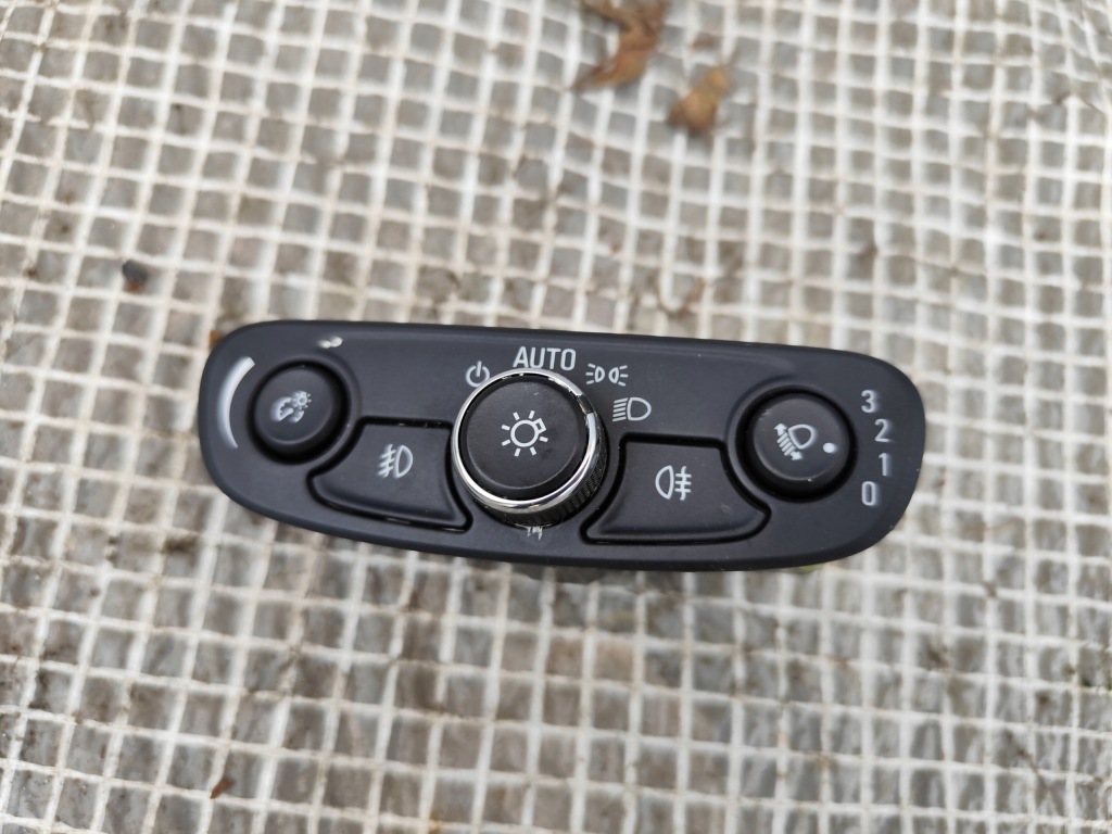 Купити Opel mokka x рестайлінг  16-20 вимикач перемикач світла 22992802